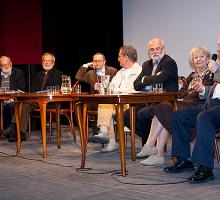 Wspomnienie o Kornelu Filipowiczu. Leszek Aleksander Moczulski, Bronisław Maj, Andrzej Werner, Jerzy Kronhold, Wisława Szymborska, Jan Pieszczachowicz